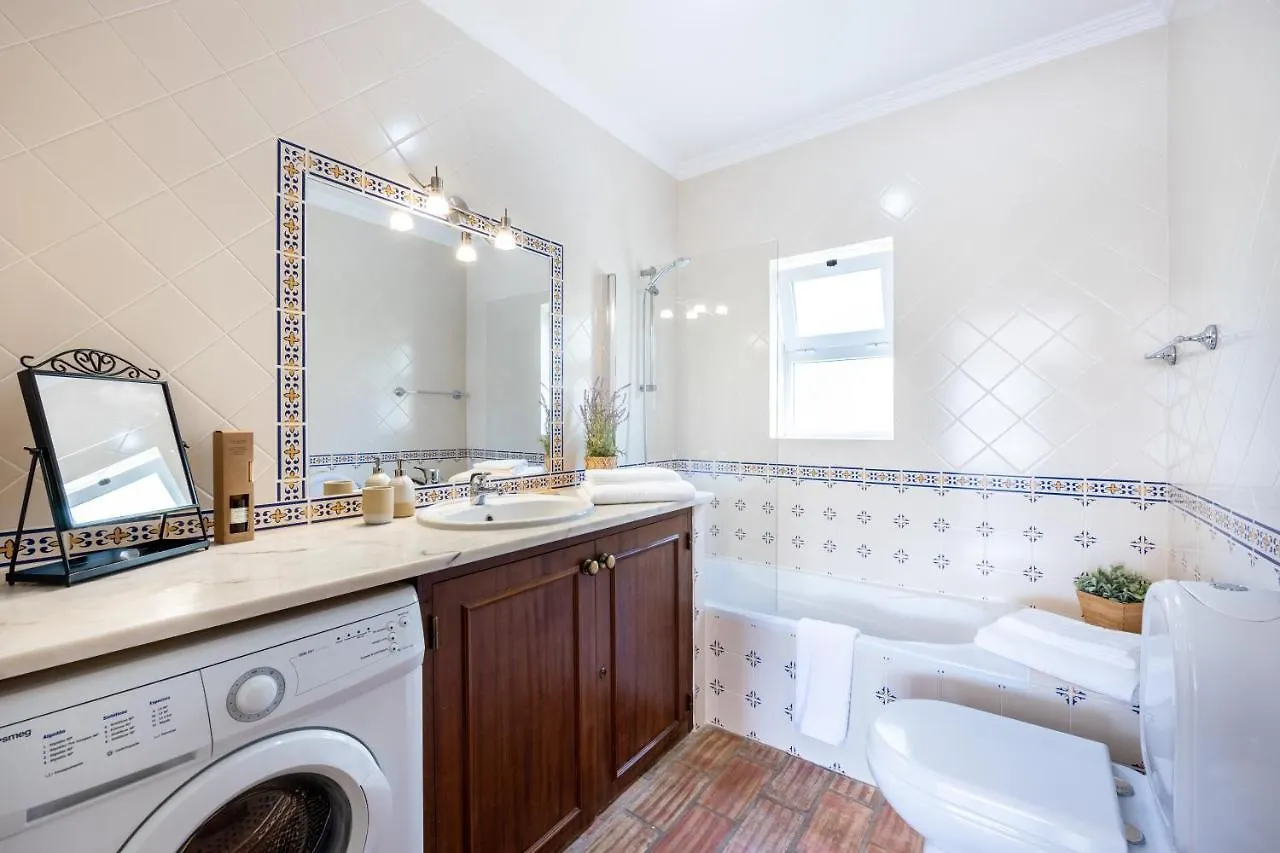 Coolhouses Luz, 3 Bed Linked House, Shared Pool, A Stone'S Throw Of The Sea, Casa Sirrah Holiday home Praia Da Luz