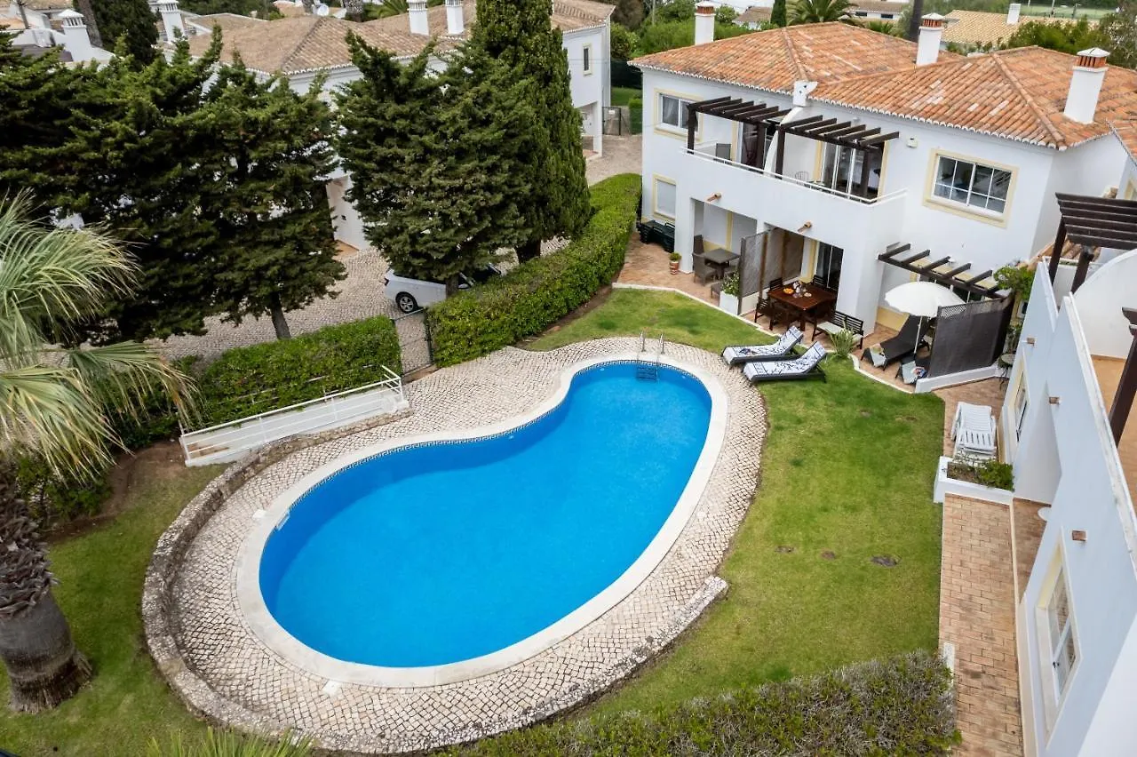 Holiday home Coolhouses Luz, 3 Bed Linked House, Shared Pool, A Stone'S Throw Of The Sea, Casa Sirrah Portugal
