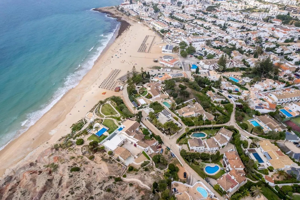 Coolhouses Luz, 3 Bed Linked House, Shared Pool, A Stone'S Throw Of The Sea, Casa Sirrah Holiday home