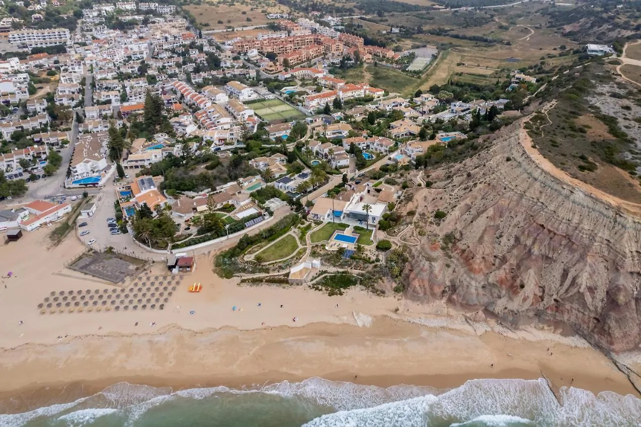 Coolhouses Luz, 3 Bed Linked House, Shared Pool, A Stone'S Throw Of The Sea, Casa Sirrah Portugal