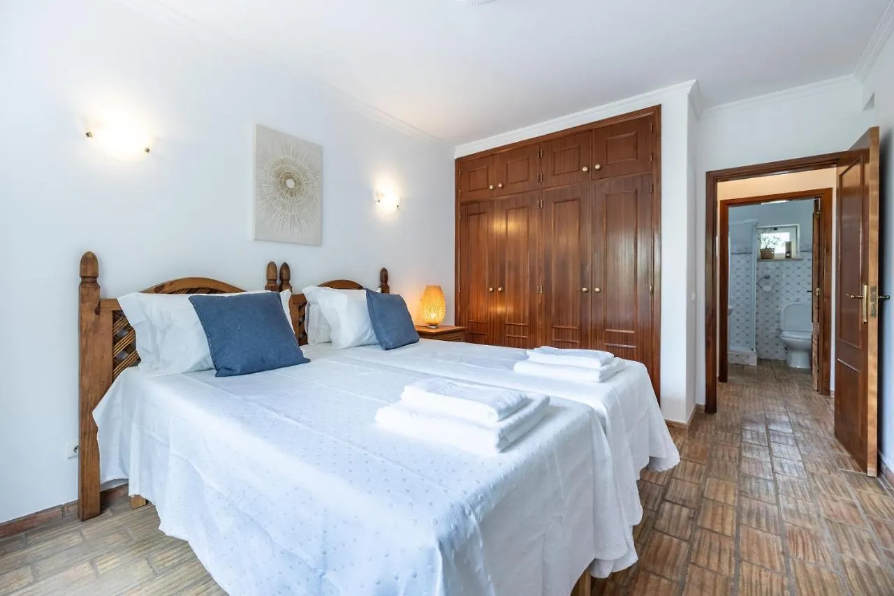 Coolhouses Luz, 3 Bed Linked House, Shared Pool, A Stone'S Throw Of The Sea, Casa Sirrah Portugal
