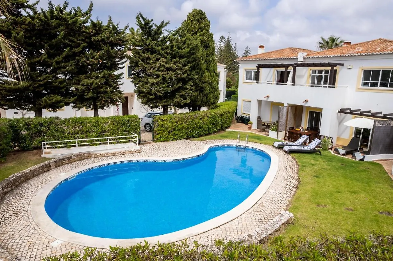 Holiday home Coolhouses Luz, 3 Bed Linked House, Shared Pool, A Stone'S Throw Of The Sea, Casa Sirrah