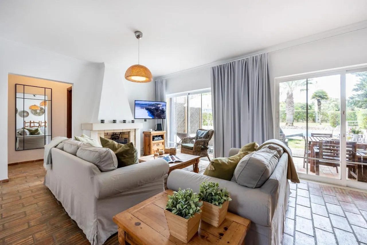 Coolhouses Luz, 3 Bed Linked House, Shared Pool, A Stone'S Throw Of The Sea, Casa Sirrah Holiday home Praia Da Luz