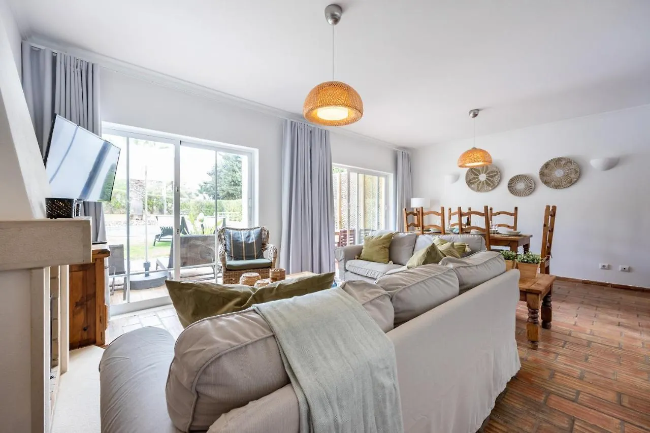 Holiday home Coolhouses Luz, 3 Bed Linked House, Shared Pool, A Stone'S Throw Of The Sea, Casa Sirrah